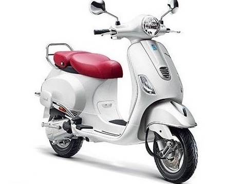 Vespa Elegante 150 in Pearl White